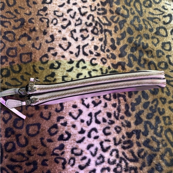 Authentic cream colored coach wallet/wristlet - Picture 4 of 10